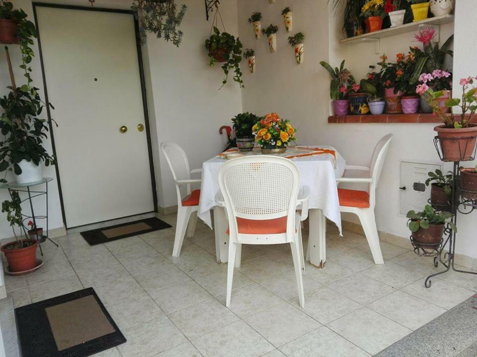 By The Sea In Scario Apartment Exterior photo